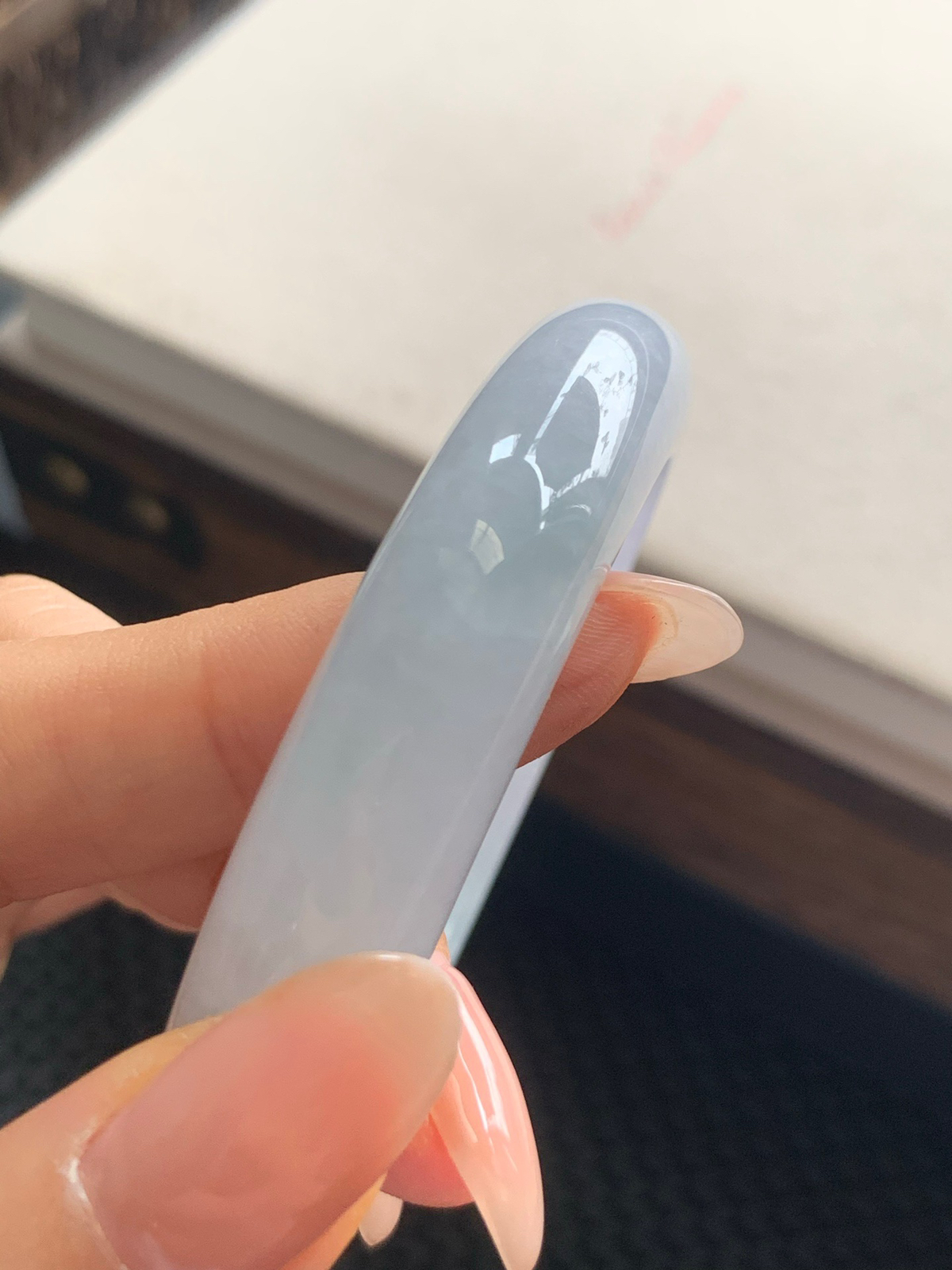 53.8圈口淡春彩正圈手镯，小纹不明显可忽略