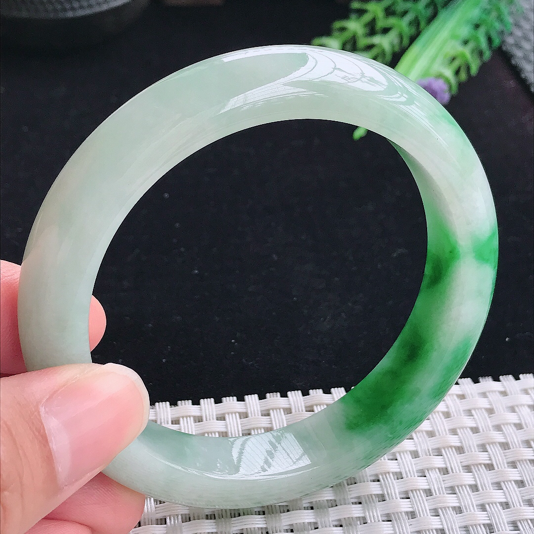 实拍A货翡翠59/12.8/9老坑冰润辣阳绿手镯平安镯翡翠玉镯美人镯