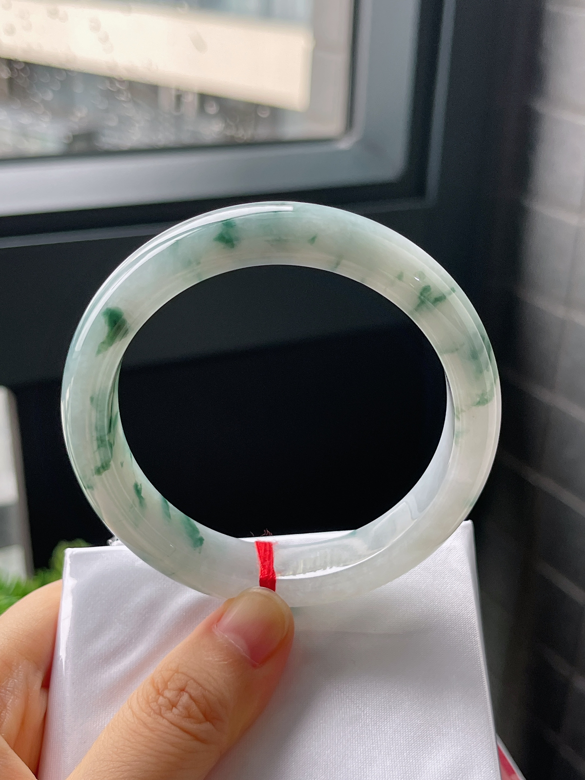 圈口56.6，冰糯灵动飘花翡翠手镯