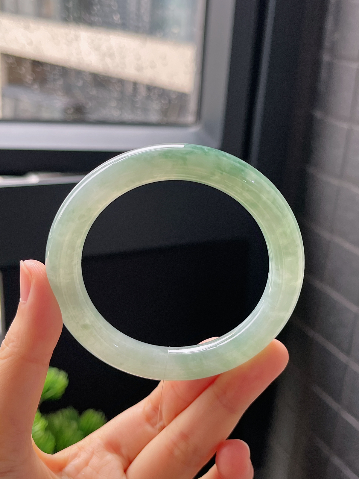 圆镯54.2圈口，翡翠冰糯种飘花手镯