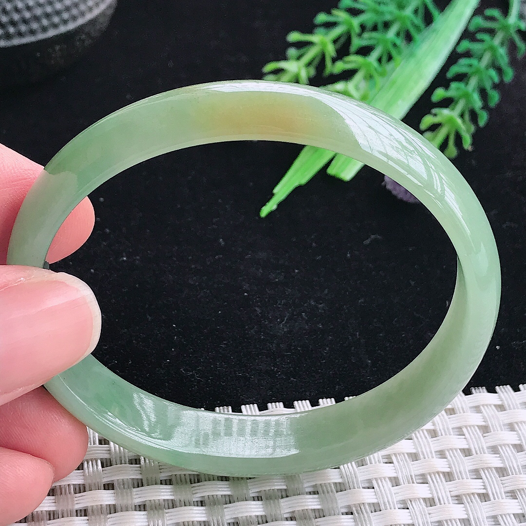 实拍A货翡翠55.5/49/12.3/5.3老坑温润双彩黄加绿贵妃手镯平安镯翡翠玉镯