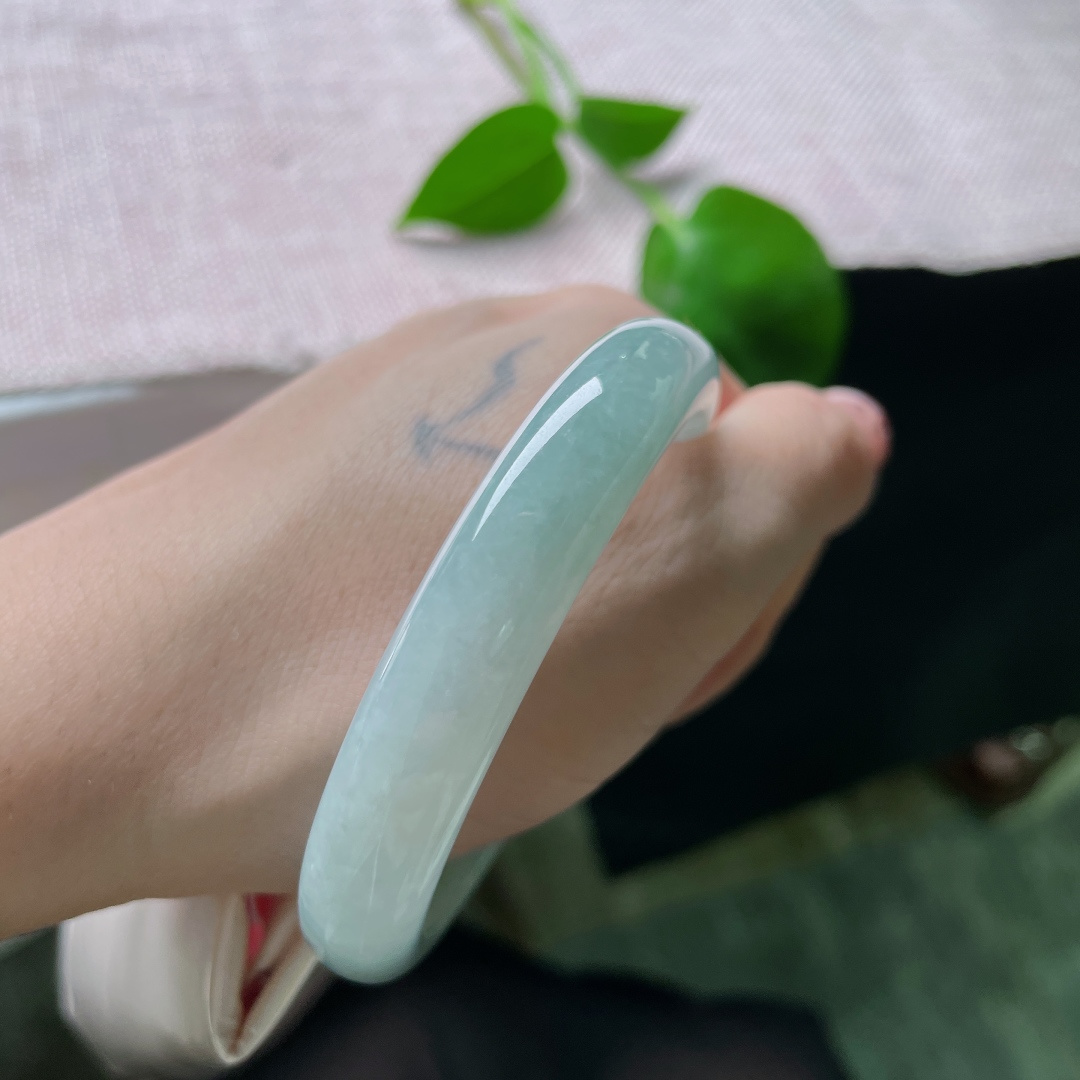 55.8/10.8/7.3蓝底正圈，窄条，水润细腻，种老水足，秀丽倾心，无裂，ss54177a