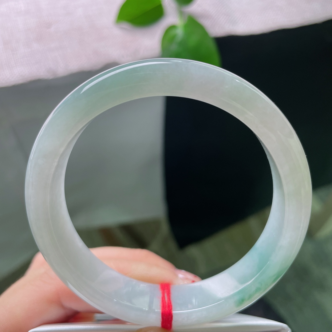 57.9/13.3/8.5飘花正圈，水润细腻，飘逸灵动，婉间风华，典雅贵气，无裂，ss55484a