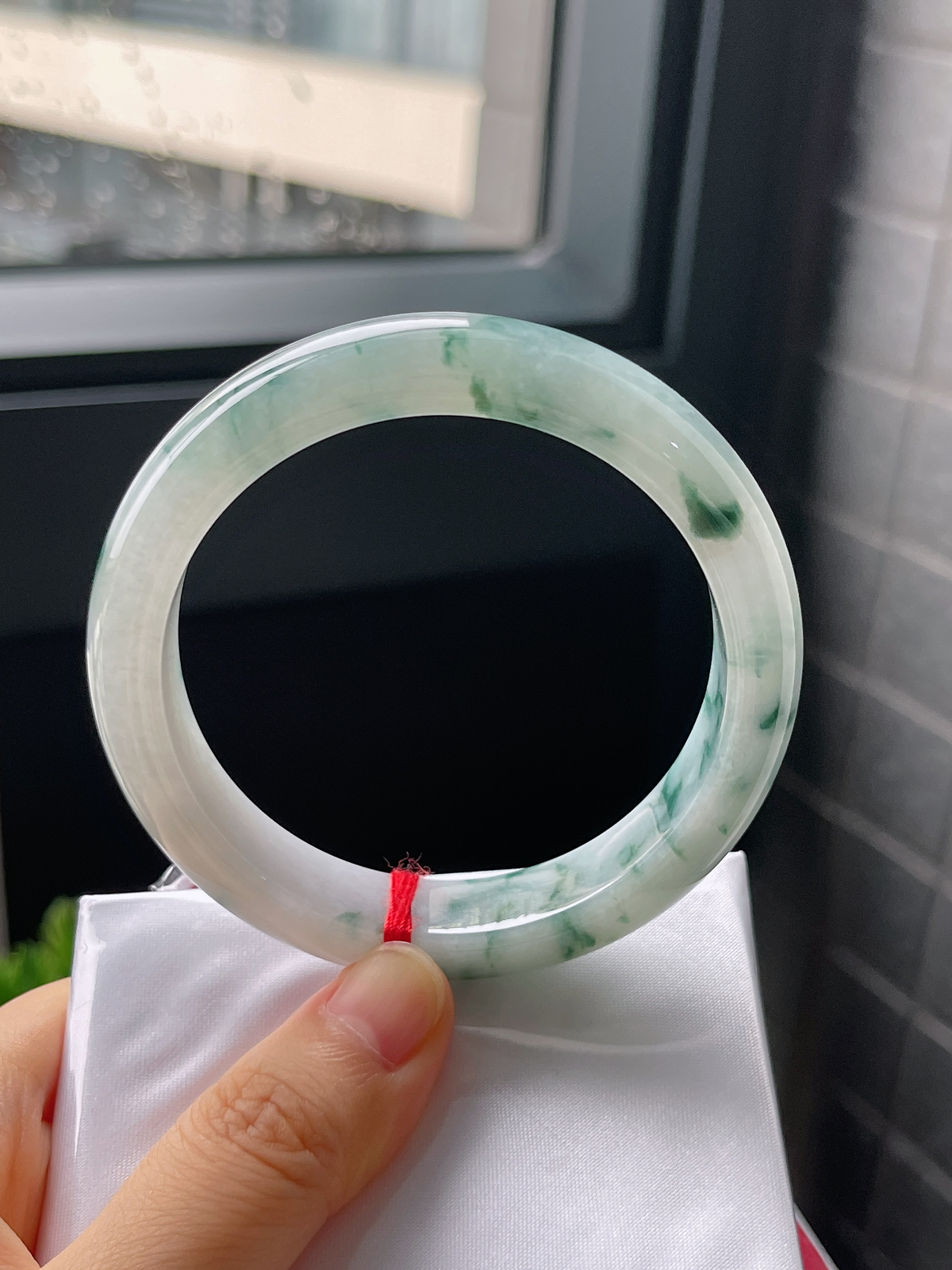 圈口56.6，冰糯灵动飘花翡翠手镯