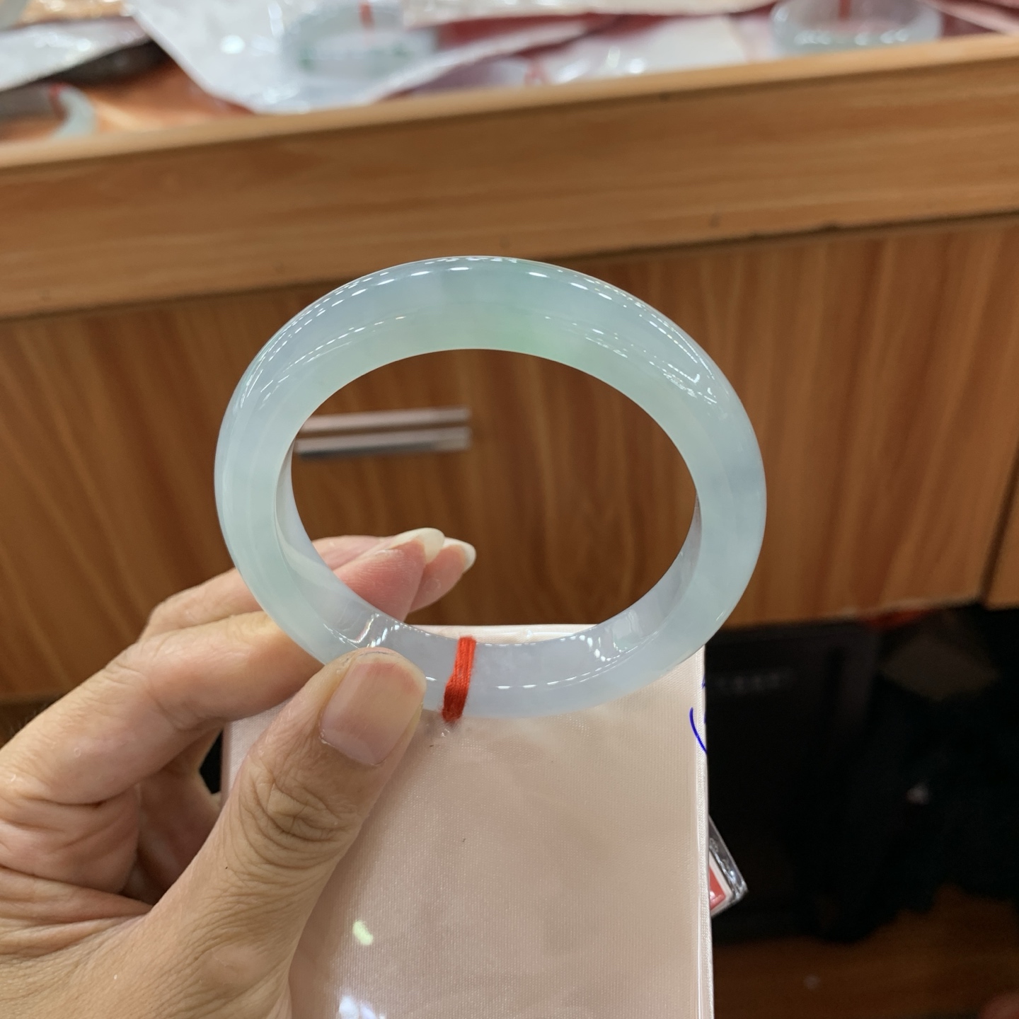 蓝胶飘绿花正圈翡翠手镯 54.3-12-9
