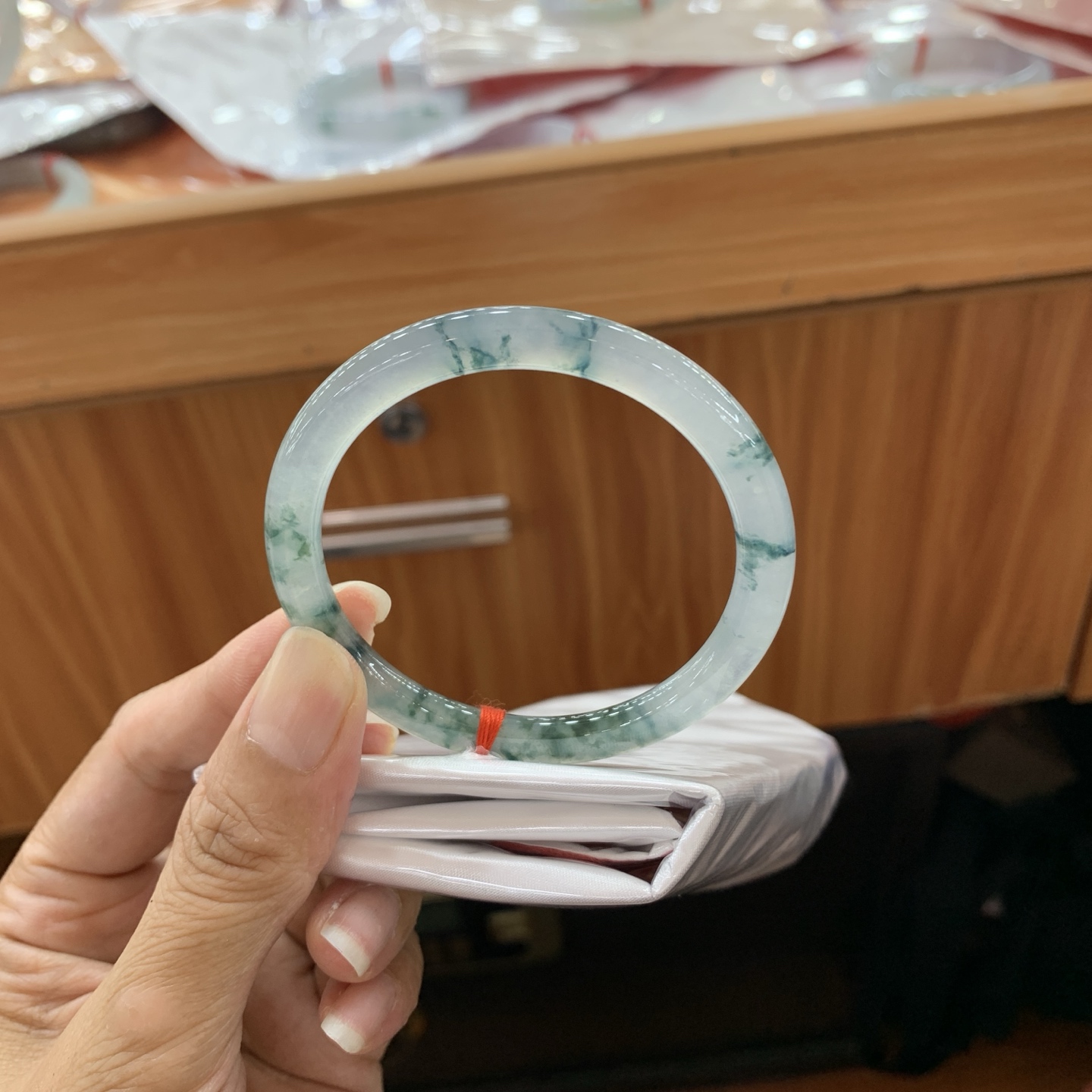 冰飘花小圆条翡翠手镯 52.2-5.4-7