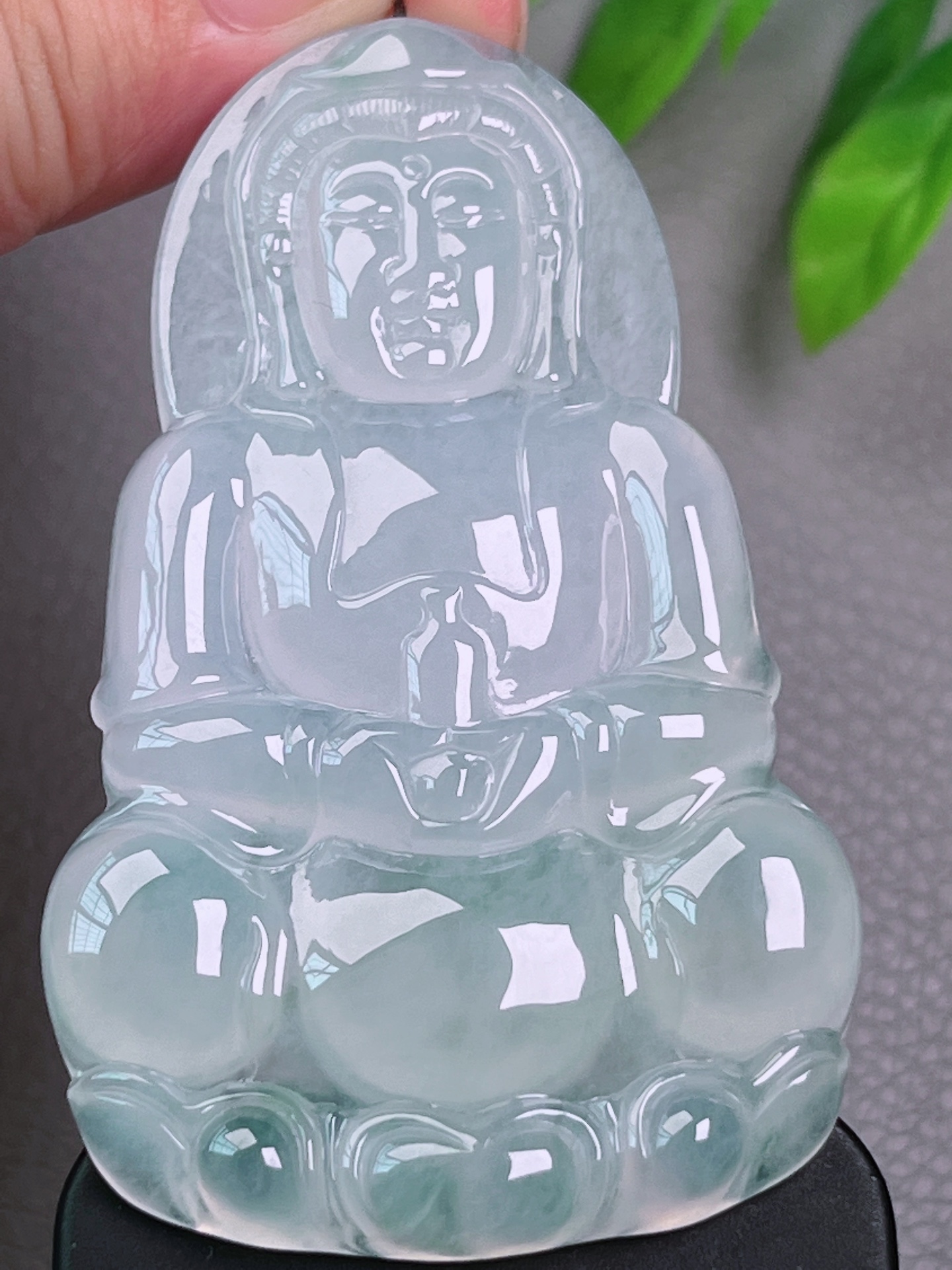 高冰种超大观音，无裂，油洁品正，冰透水润，起荧光，尺寸：69-41.7-6.2
