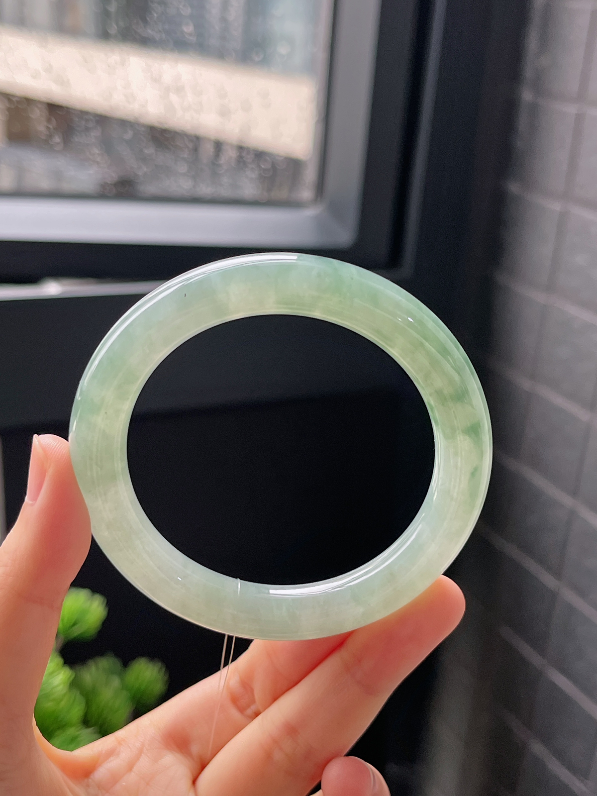 圆镯54.2圈口，翡翠冰糯种飘花手镯