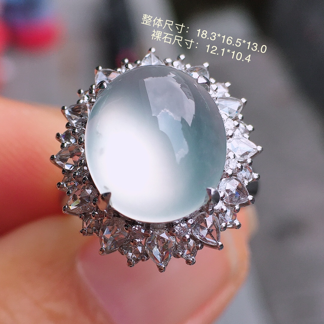 玻璃种蛋面戒指/吊坠两用款，18k金豪华镶嵌，无裂，种水超好，玉质细腻。，18.3-16.5-13.0