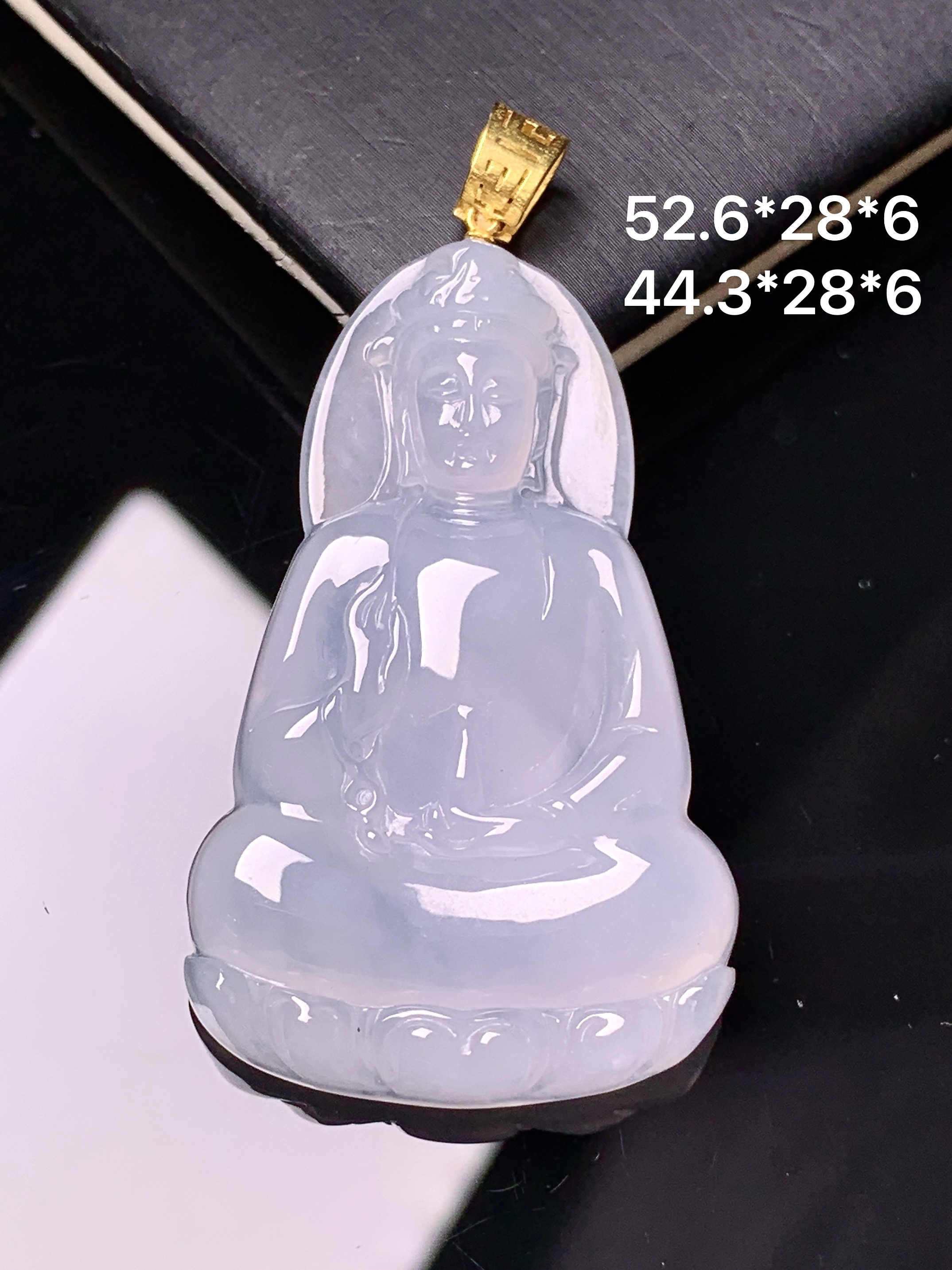 18k金镶嵌冰种观音菩萨吊坠 玉质细腻 色泽艳丽清新 整体尺寸52.6*28*6 j1