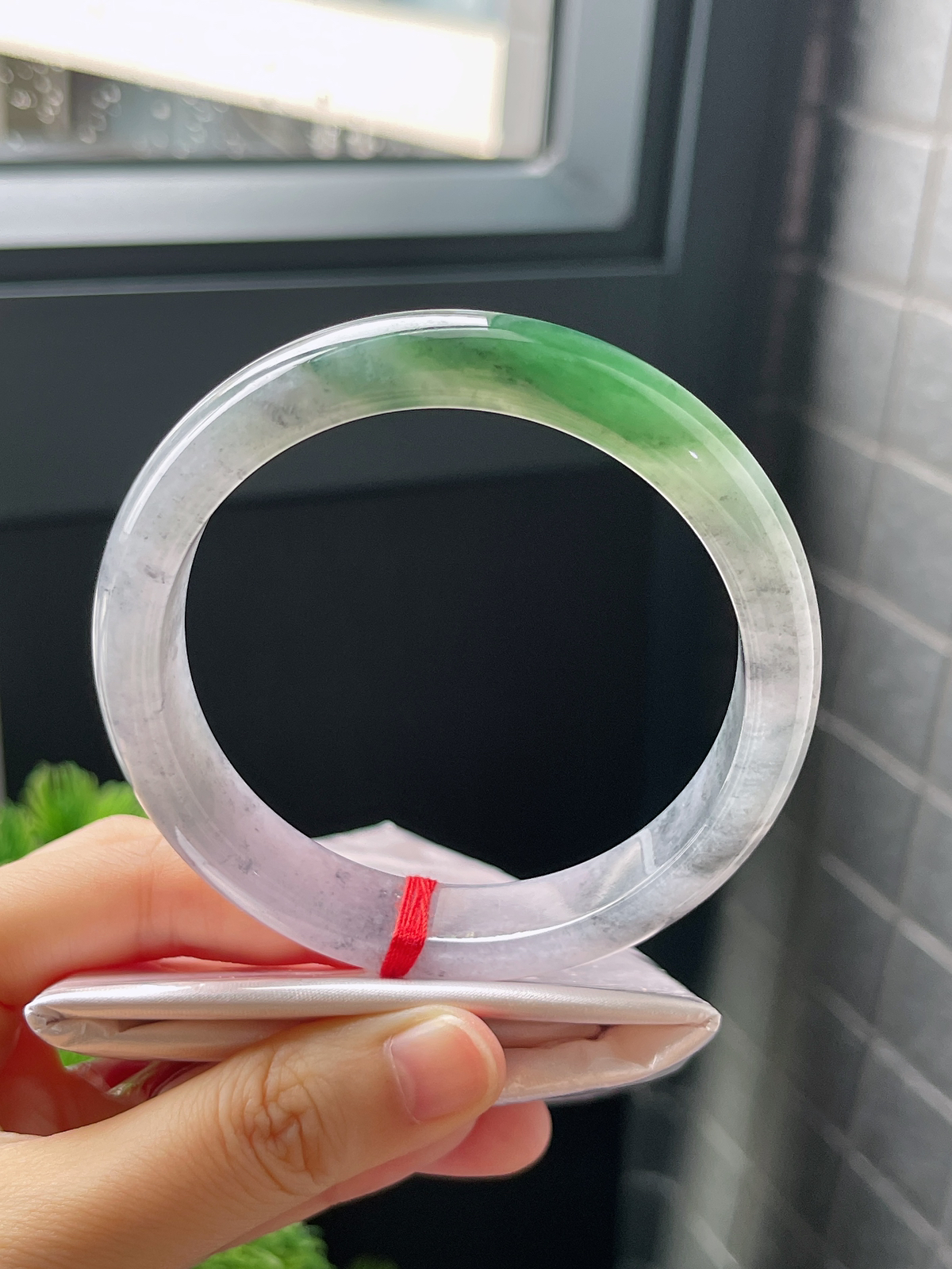 圈口62.3，大圈口冰糯带绿紫底乌鸡花 翡翠正圈手镯十分特色