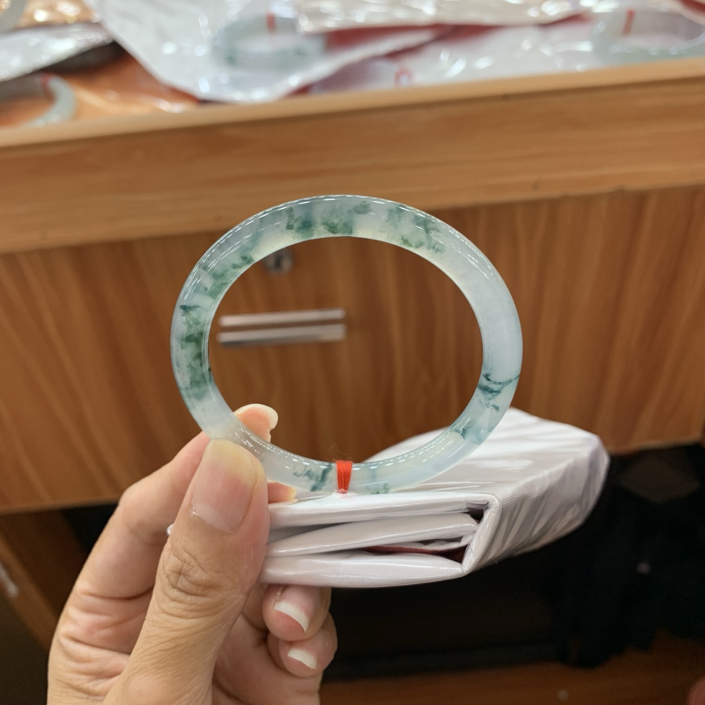 冰飘花小圆条翡翠手镯 52.2-5.4-7