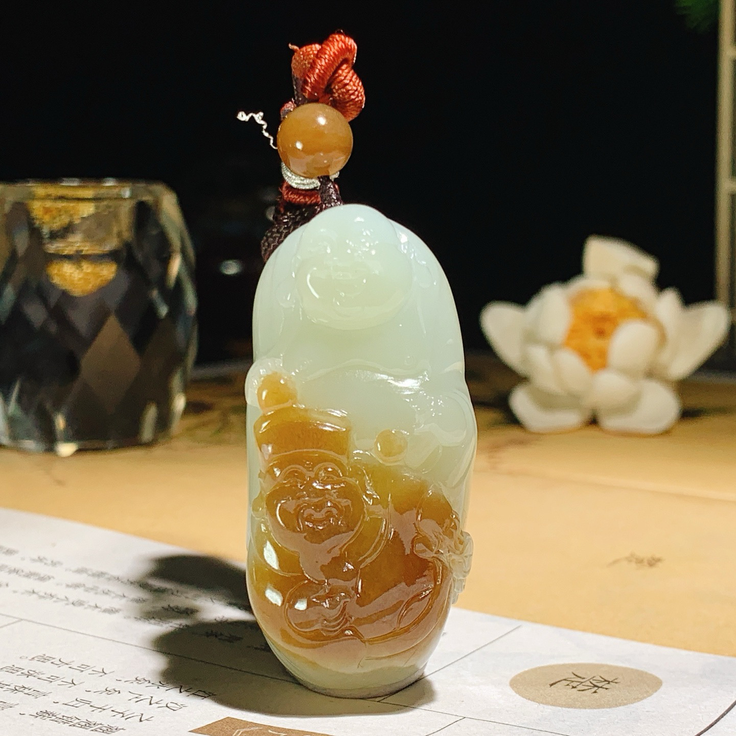 新疆和田玉且末糖财富一生挂件！尺寸49/23/21重48.8克。玉质细腻油润。手推出油。佩戴高端典雅