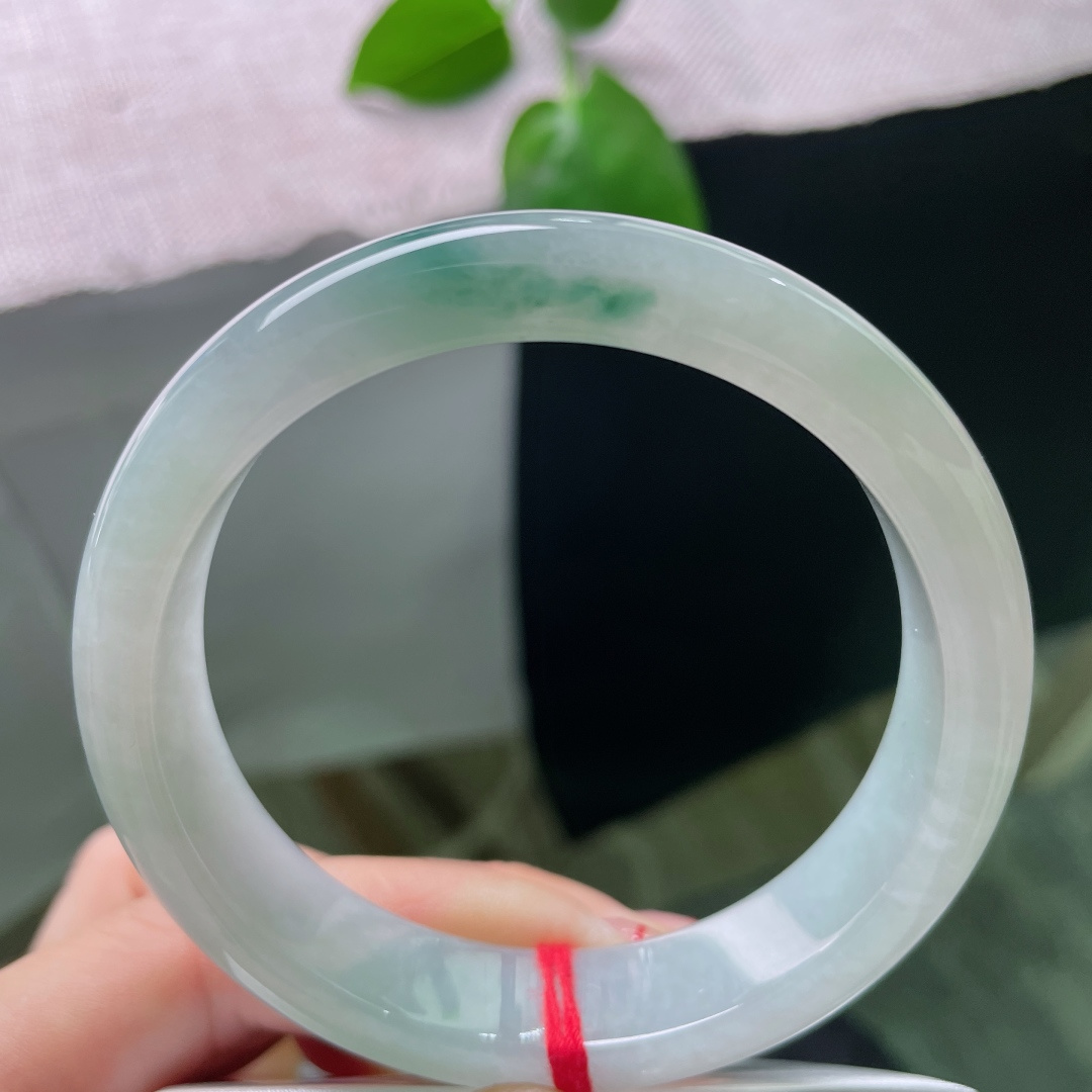 57.9/13.3/8.5飘花正圈，水润细腻，飘逸灵动，婉间风华，典雅贵气，无裂，ss55484a