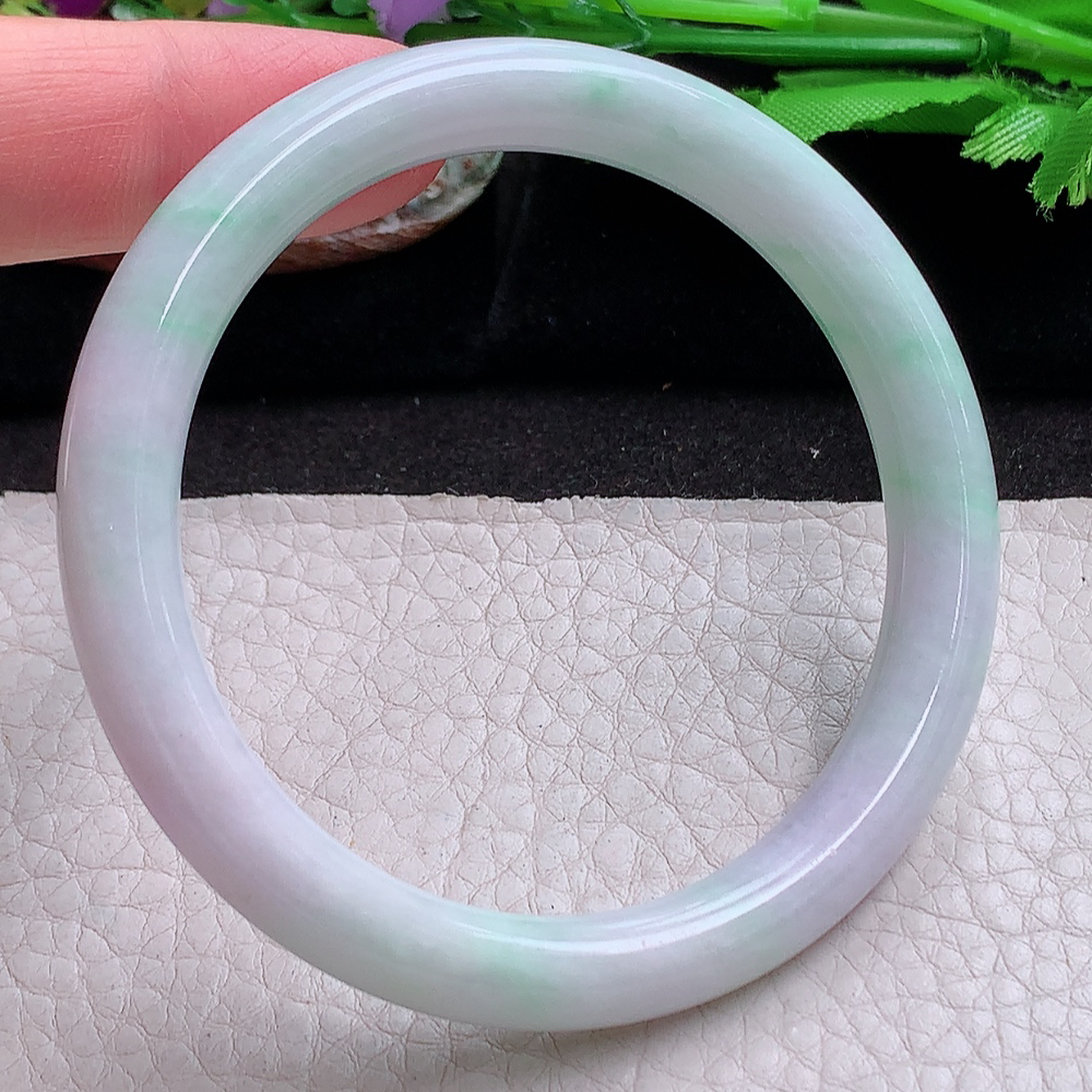 xx实拍55*8.6*8叮当镯 缅甸翡翠a货玉手镯 淡春带彩圆条细润玉手环