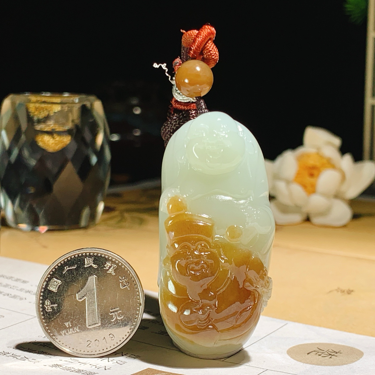 新疆和田玉且末糖财富一生挂件！尺寸49/23/21重48.8克。玉质细腻油润。手推出油。佩戴高端典雅。lt260616