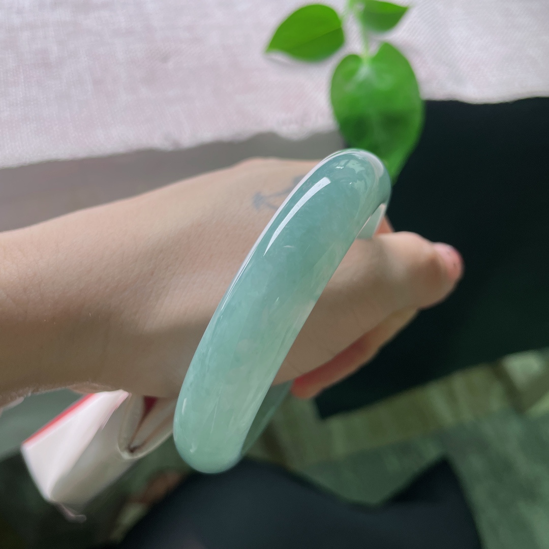 蓝底正圈，水润细腻，海蓝之谜，贵气，温柔大方，有棉线，ss54180a
