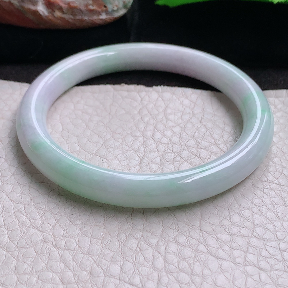 xx实拍55*8.6*8叮当镯 缅甸翡翠a货玉手镯 淡春带彩圆条细润玉手环
