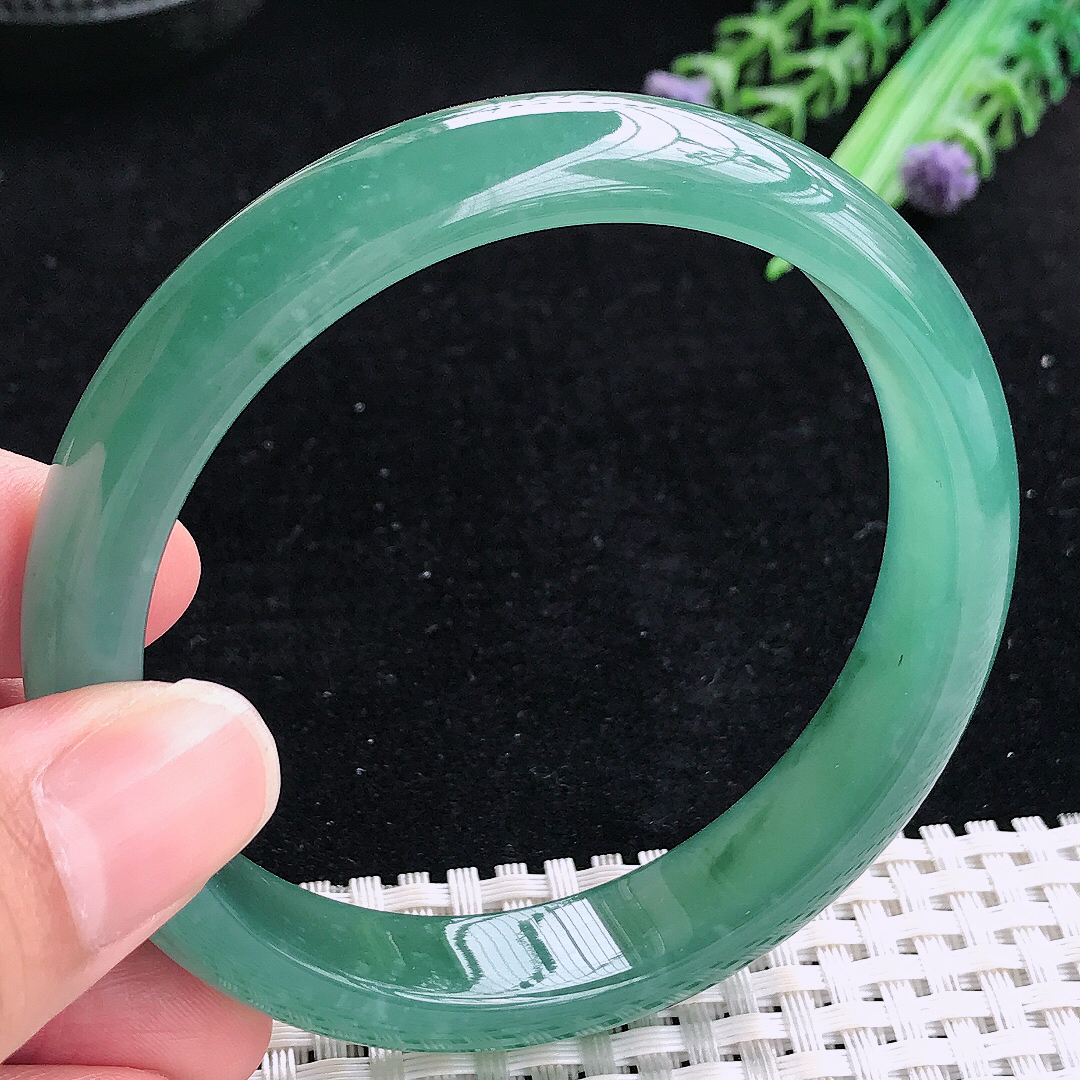 实拍A货翡翠60/12.4/7.4老坑冰润起胶满色天空蓝手镯平安镯翡翠玉镯美人镯