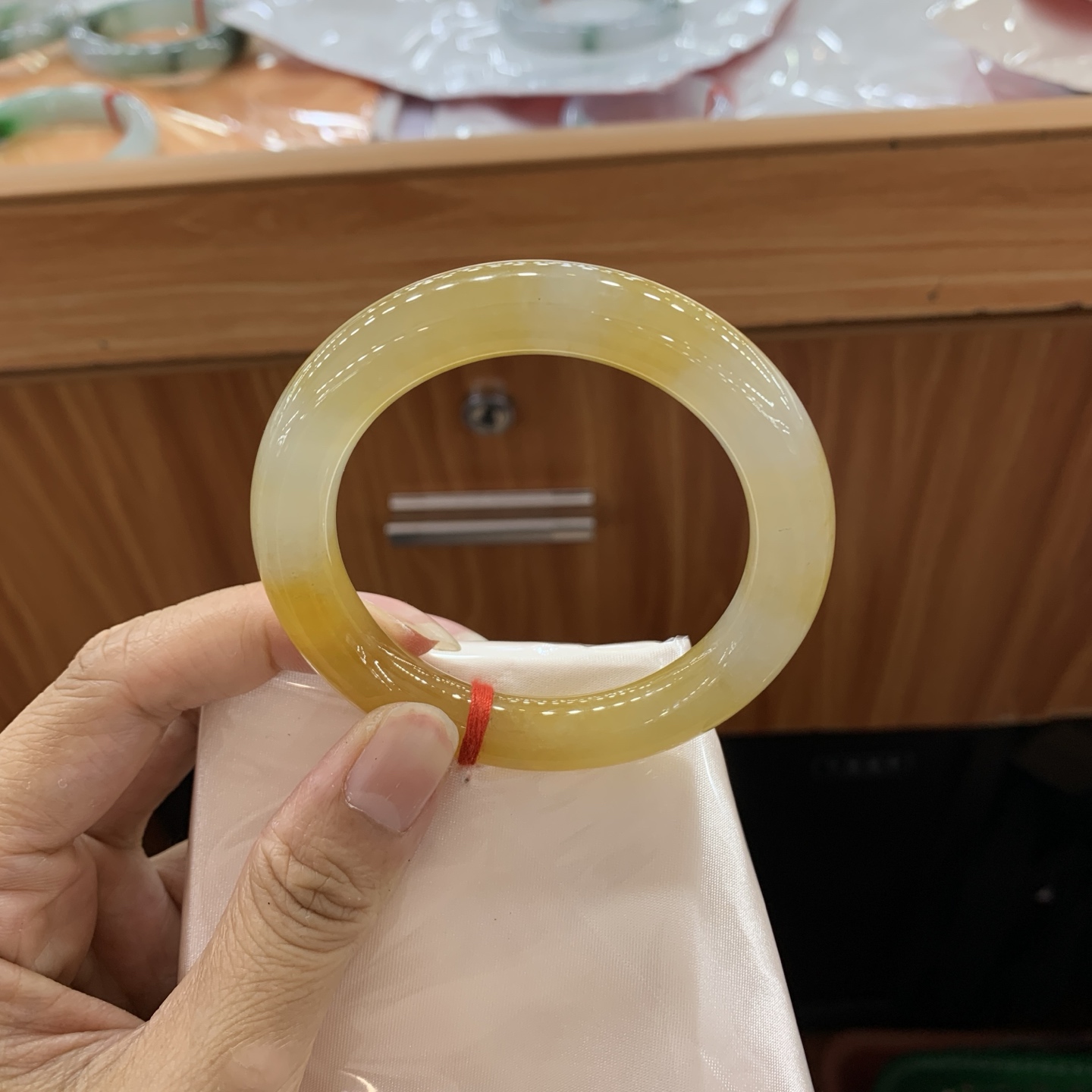 黄翡圆条翡翠手镯 53.2-10.2