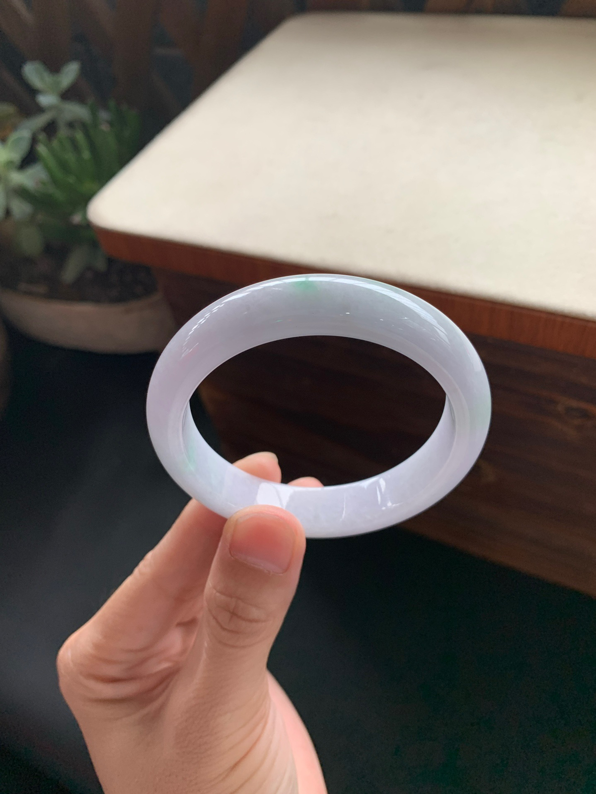 53.5圈口正圈飘绿花手镯