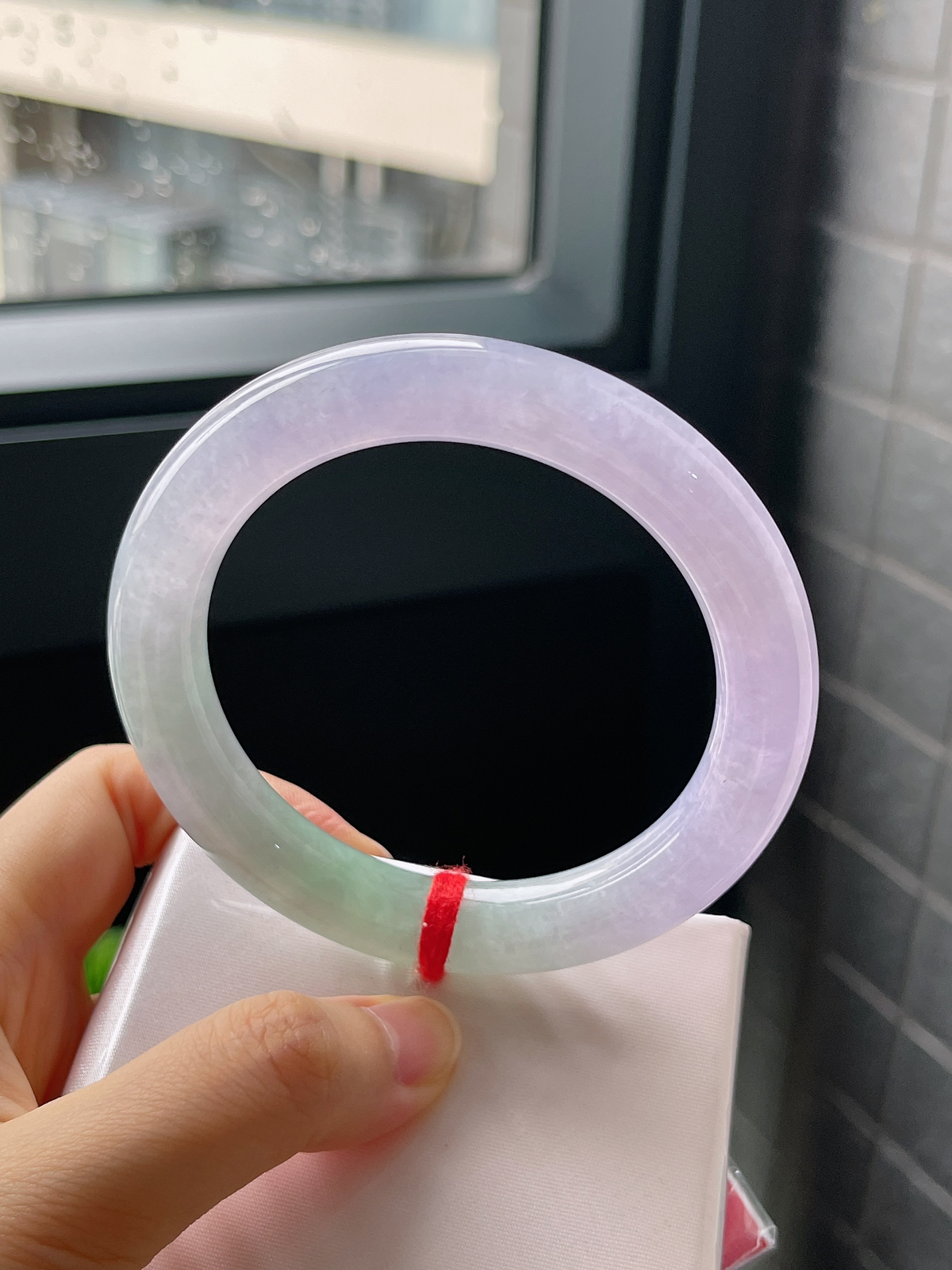 圈口58.4，冰糯春带彩有种水翡翠圆条手镯