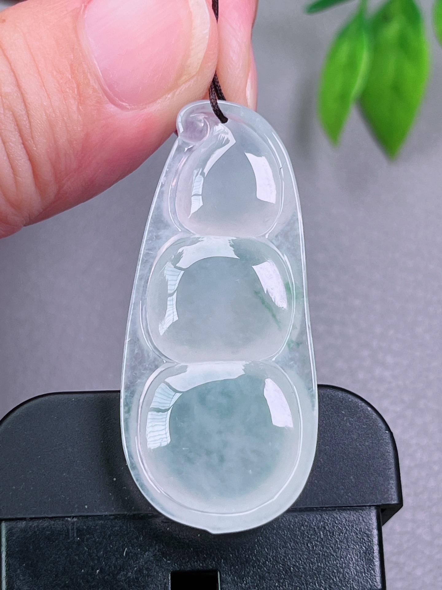 高冰种福豆，种老，种水冰透，起荧光，尺寸：43-19.4-6.1