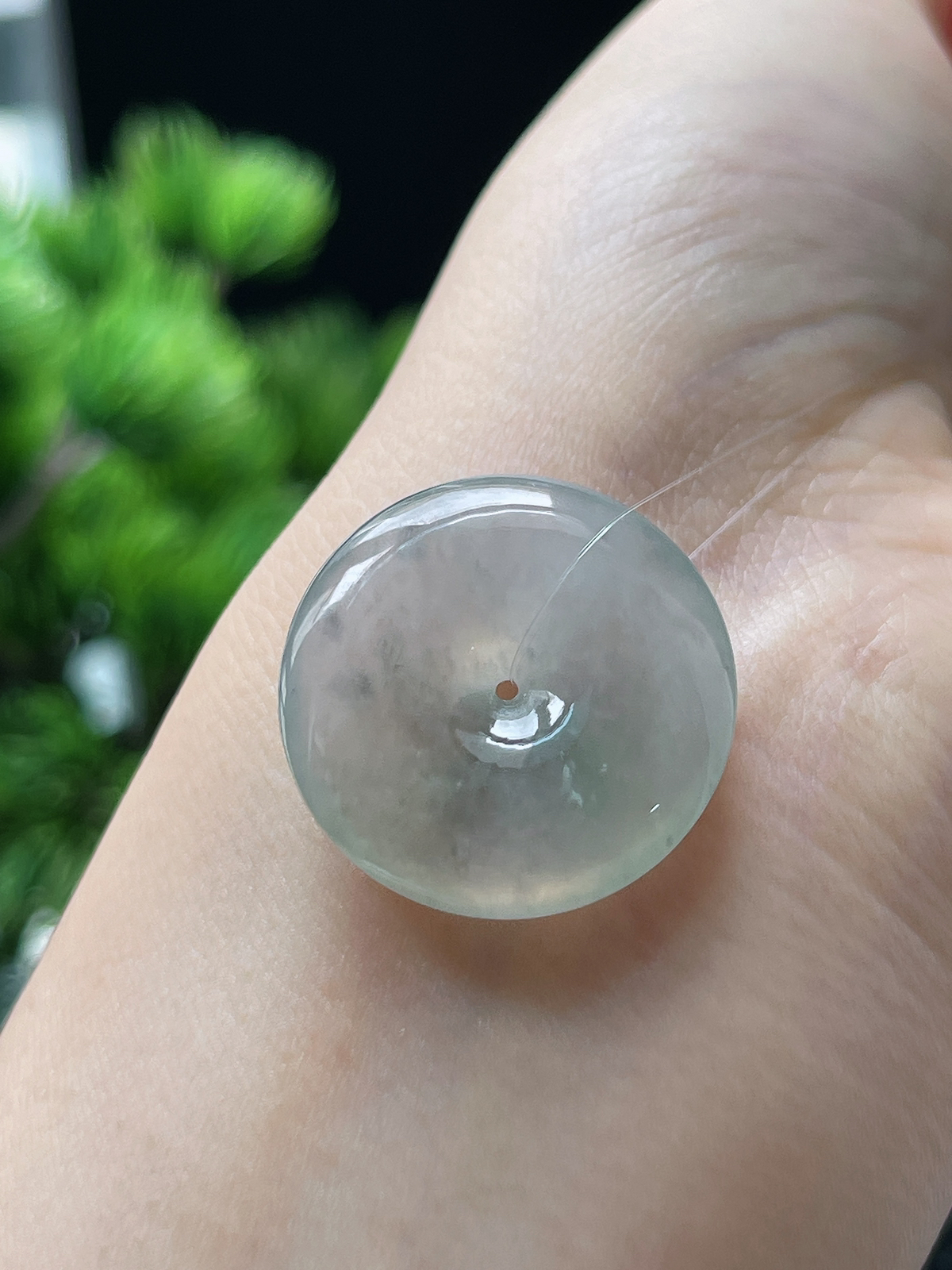 翡翠冰糯种淡绿色平安扣