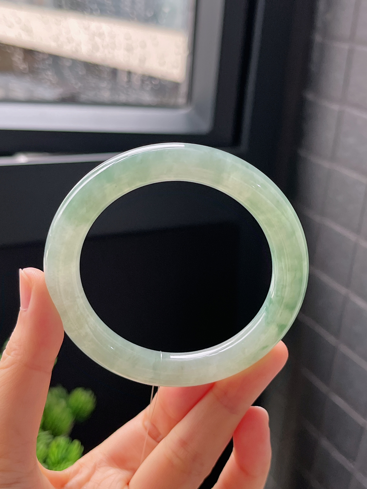 圆镯54.2圈口，翡翠冰糯种飘花手镯