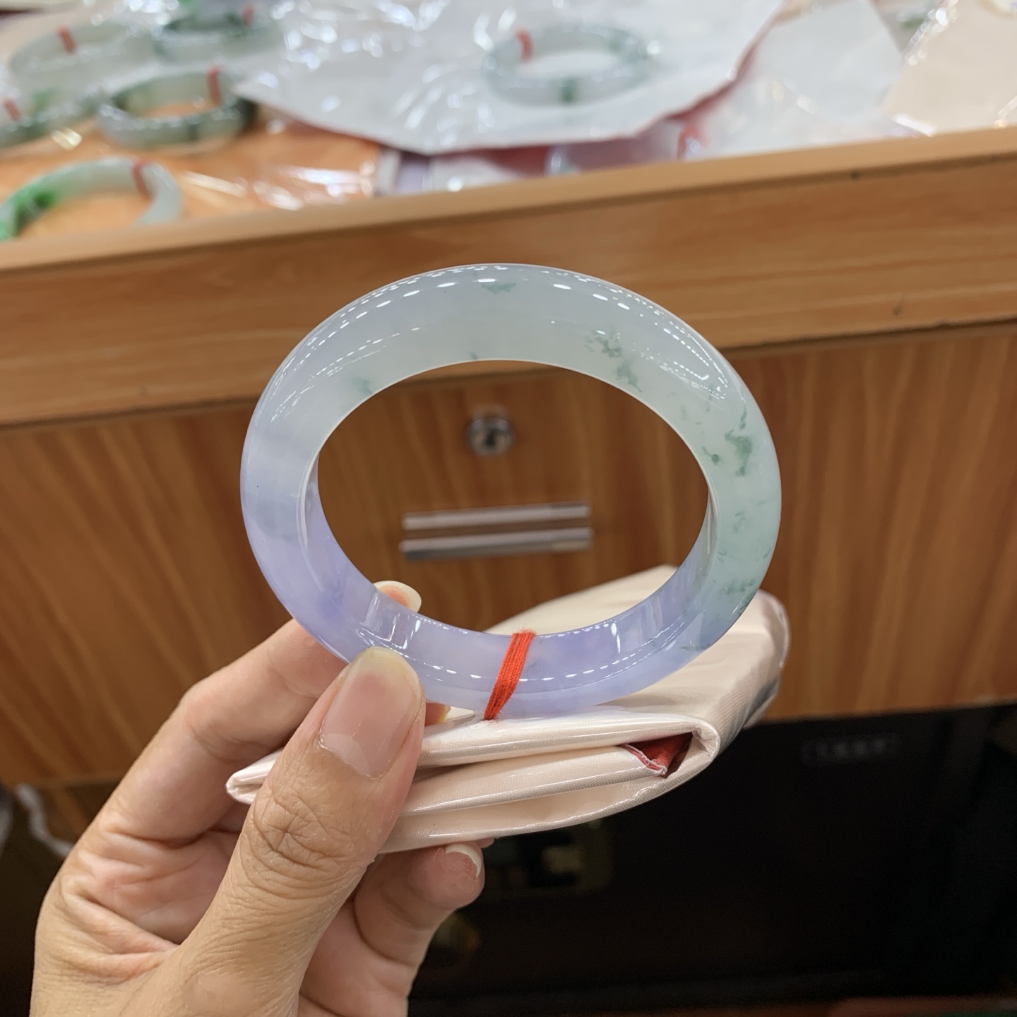 061502JJ 飘花正圈翡翠手镯 55-12.2-9.3