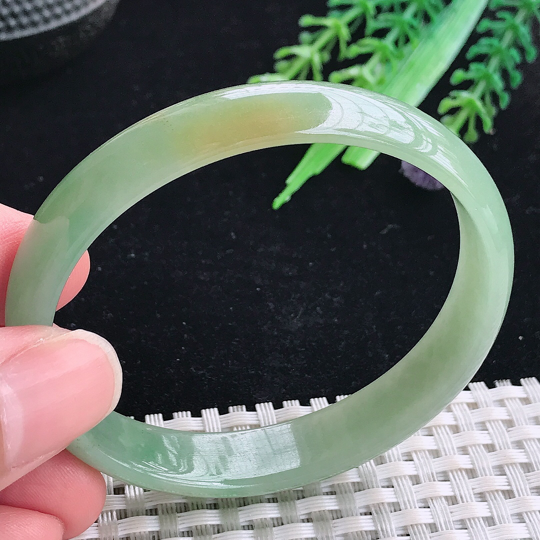 实拍A货翡翠55.5/49/12.3/5.3老坑温润双彩黄加绿贵妃手镯平安镯翡翠玉镯
