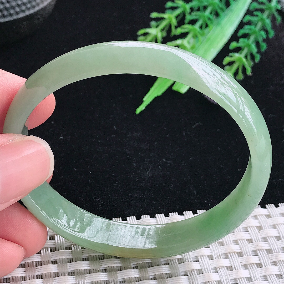 实拍A货翡翠55.5/49/12.3/5.3老坑温润双彩黄加绿贵妃手镯平安镯翡翠玉镯