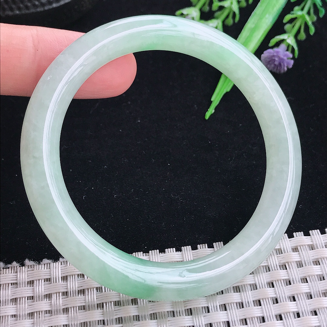 实拍A货翡翠52/8.7老坑冰润起胶飘阳绿圆条手镯平安镯翡翠玉镯美人镯