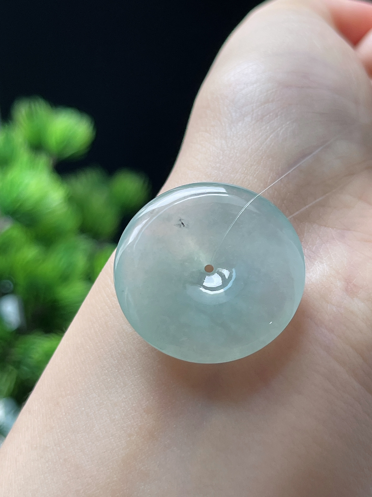 翡翠冰糯种淡绿色平安扣