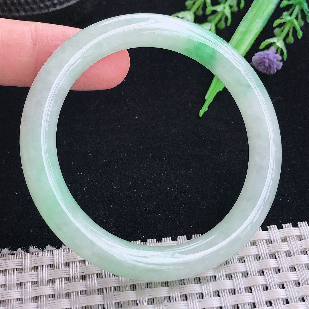 实拍A货翡翠52/8.7老坑冰润起胶飘阳绿圆条手镯平安镯翡翠玉镯美人镯