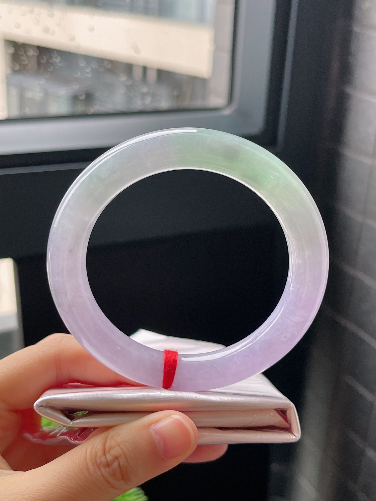 圈口58.4，冰糯春带彩有种水翡翠圆条手镯
