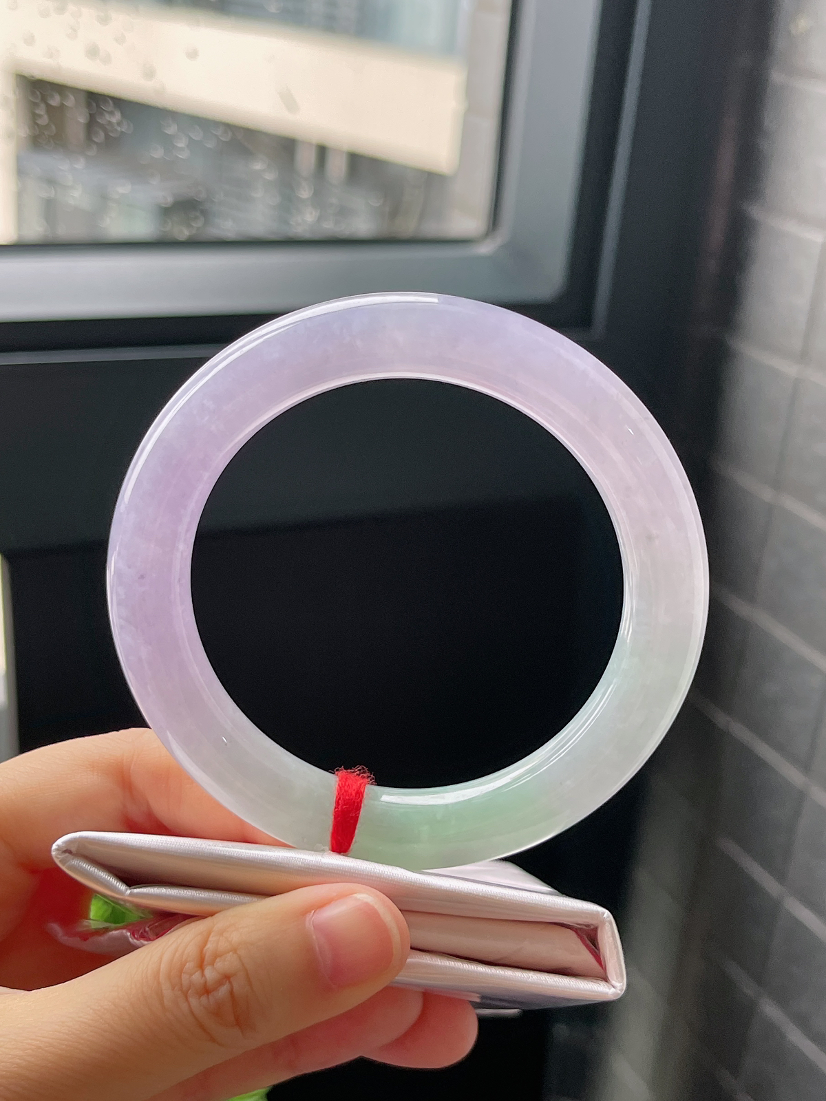 圈口58.4，冰糯春带彩有种水翡翠圆条手镯