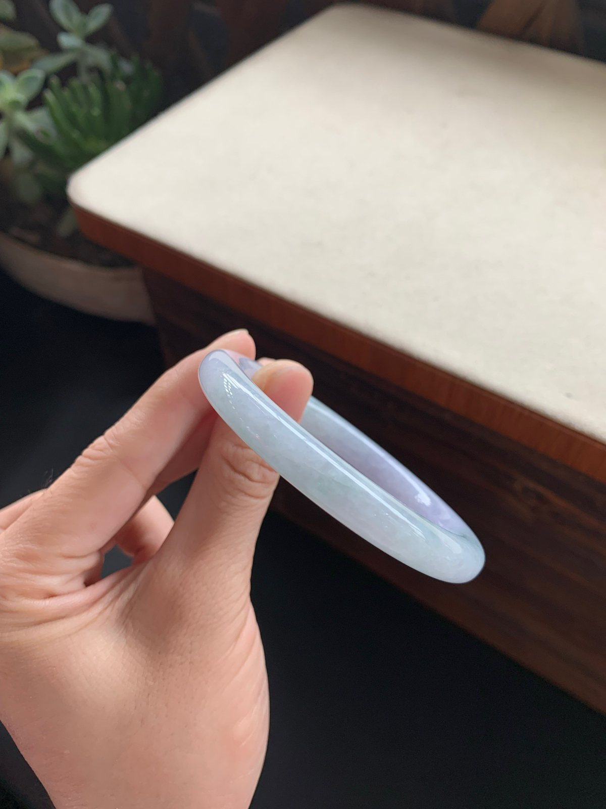 52圈口圆条春彩手镯 ，小手捡漏，棉丝不显