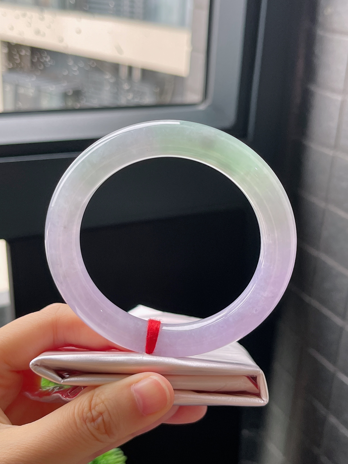 圈口58.4，冰糯春带彩有种水翡翠圆条手镯