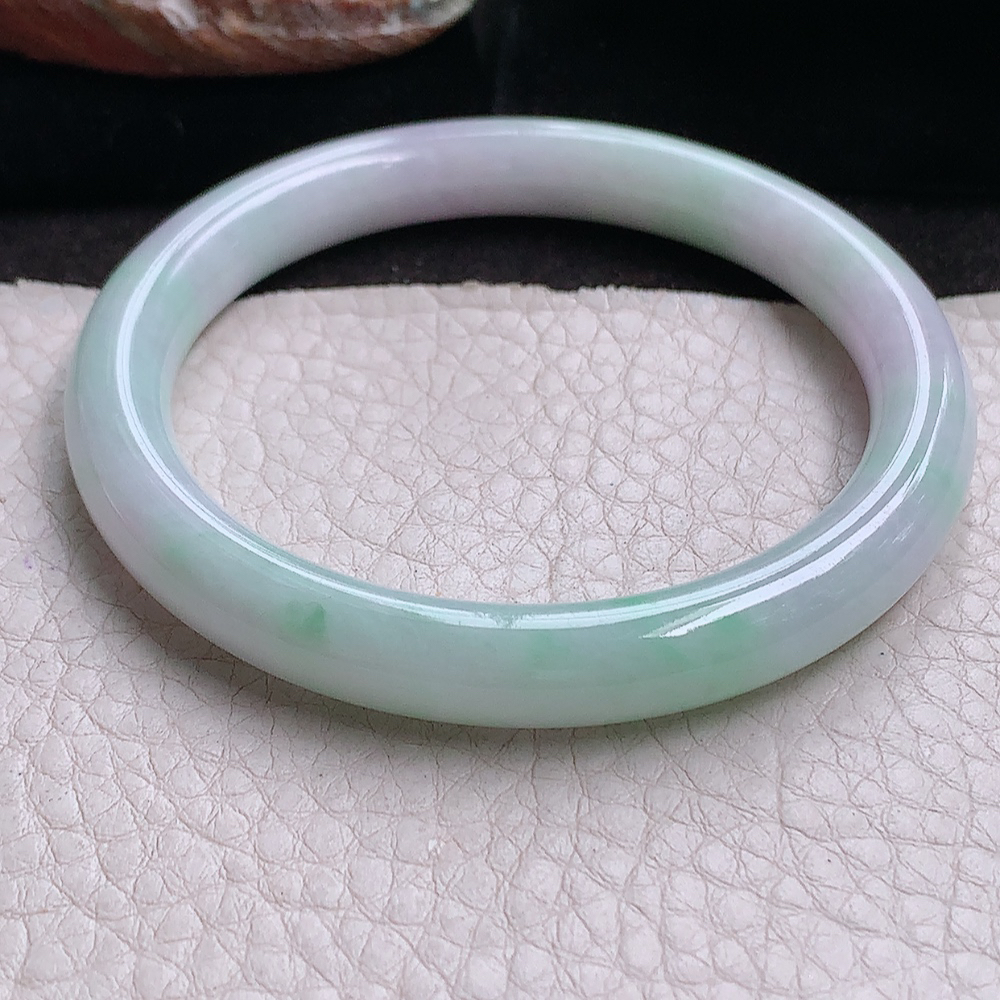 xx实拍55*8.6*8叮当镯 缅甸翡翠a货玉手镯 淡春带彩圆条细润玉手环
