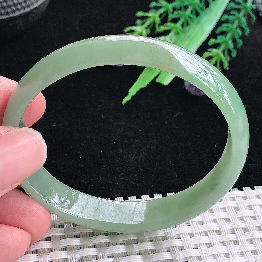 实拍A货翡翠55.5/49/12.3/5.3老坑温润双彩黄加绿贵妃手镯平安镯翡翠玉镯