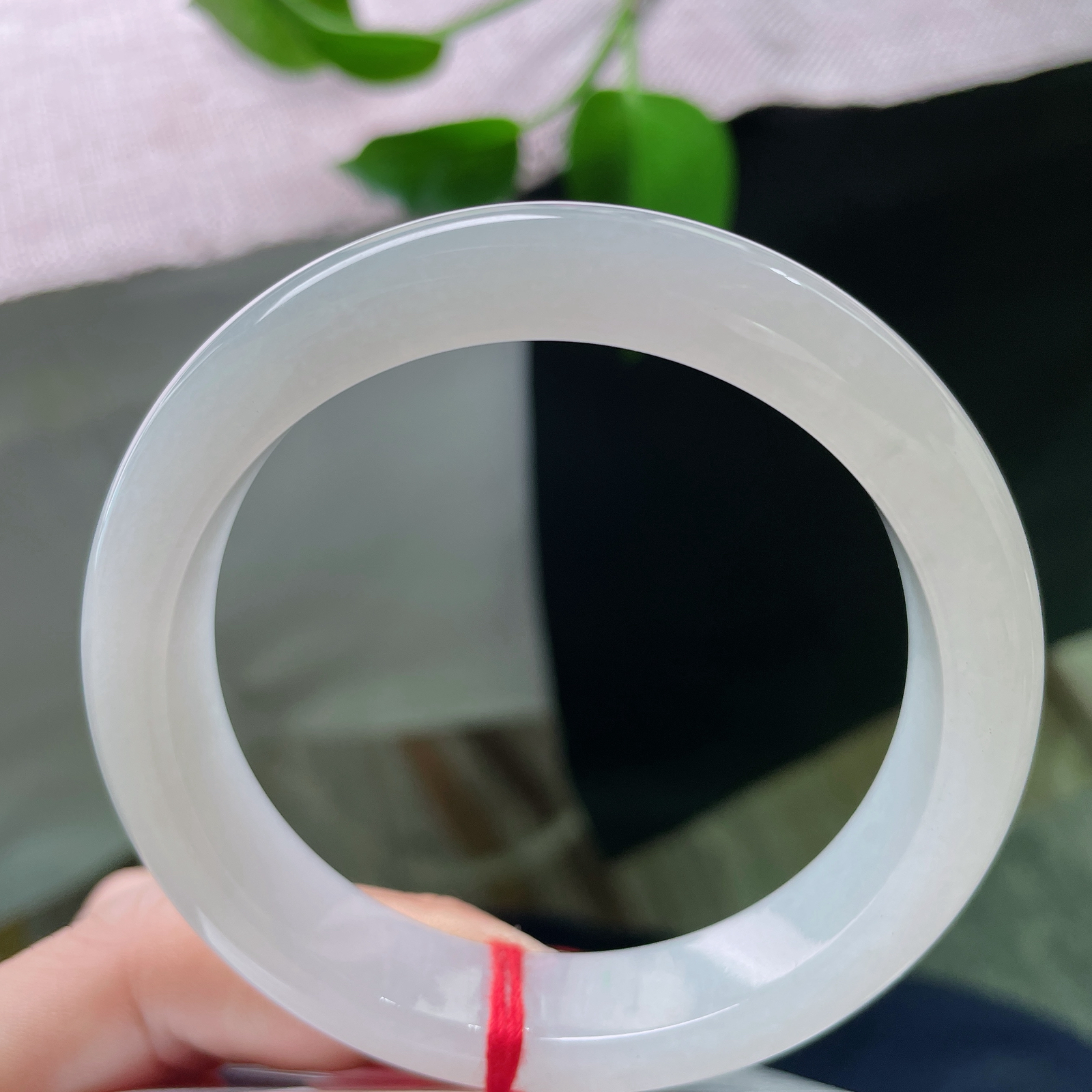 58/12.2/8.7，白月光正圈，莹光涌动、皎如月华。腕一轮月亮，照亮前行的路。ss53427a