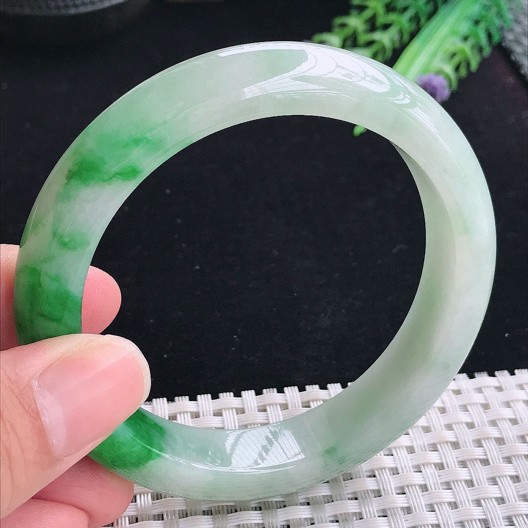 实拍A货翡翠59/12.8/9老坑冰润辣阳绿手镯平安镯翡翠玉镯美人镯