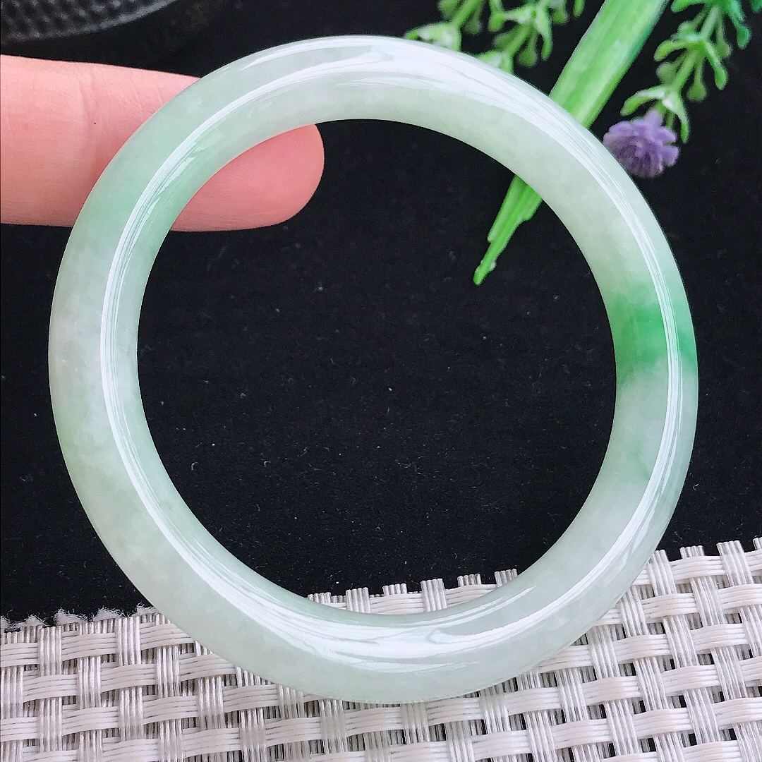 实拍A货翡翠52/8.7老坑冰润起胶飘阳绿圆条手镯平安镯翡翠玉镯美人镯