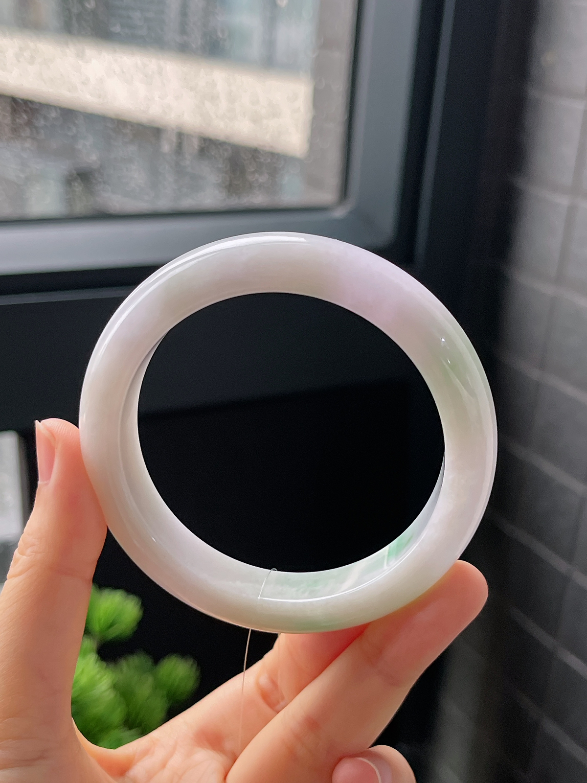 正圈56.3圈口，翡翠糯化种飘绿手镯