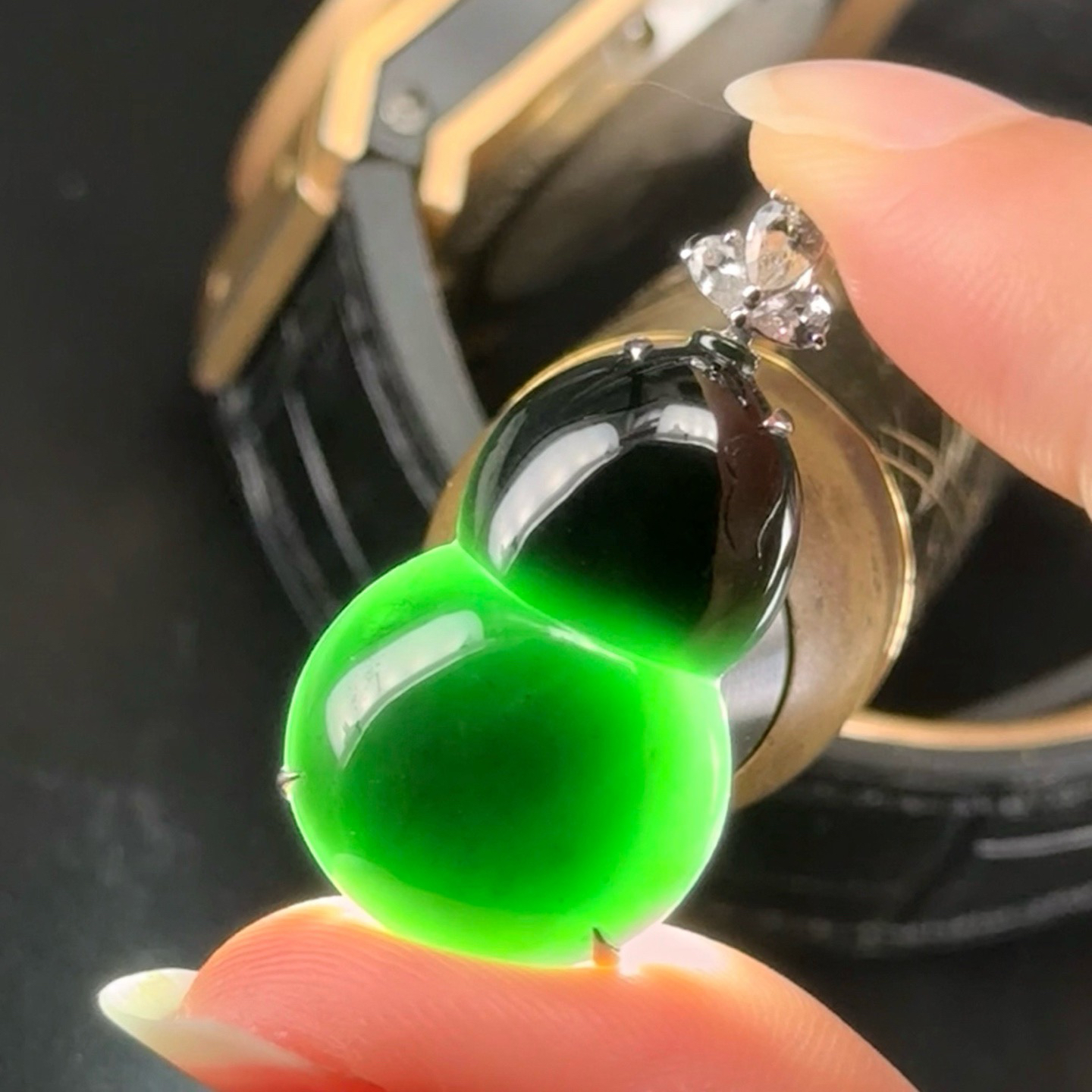精品18k墨翠葫芦吊坠 种好色正 打灯通透 尺寸34.6