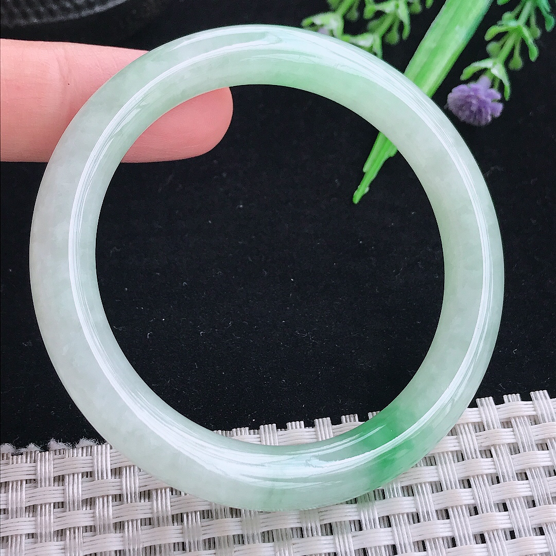 实拍A货翡翠52/8.7老坑冰润起胶飘阳绿圆条手镯平安镯翡翠玉镯美人镯