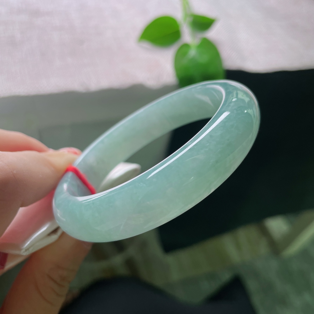 蓝底正圈，水润细腻，海蓝之谜，贵气，温柔大方，有棉线，ss54180a