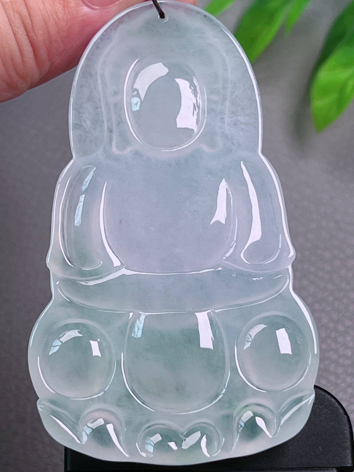 高冰种超大观音，无裂，油洁品正，冰透水润，起荧光，尺寸：69-41.7-6.2