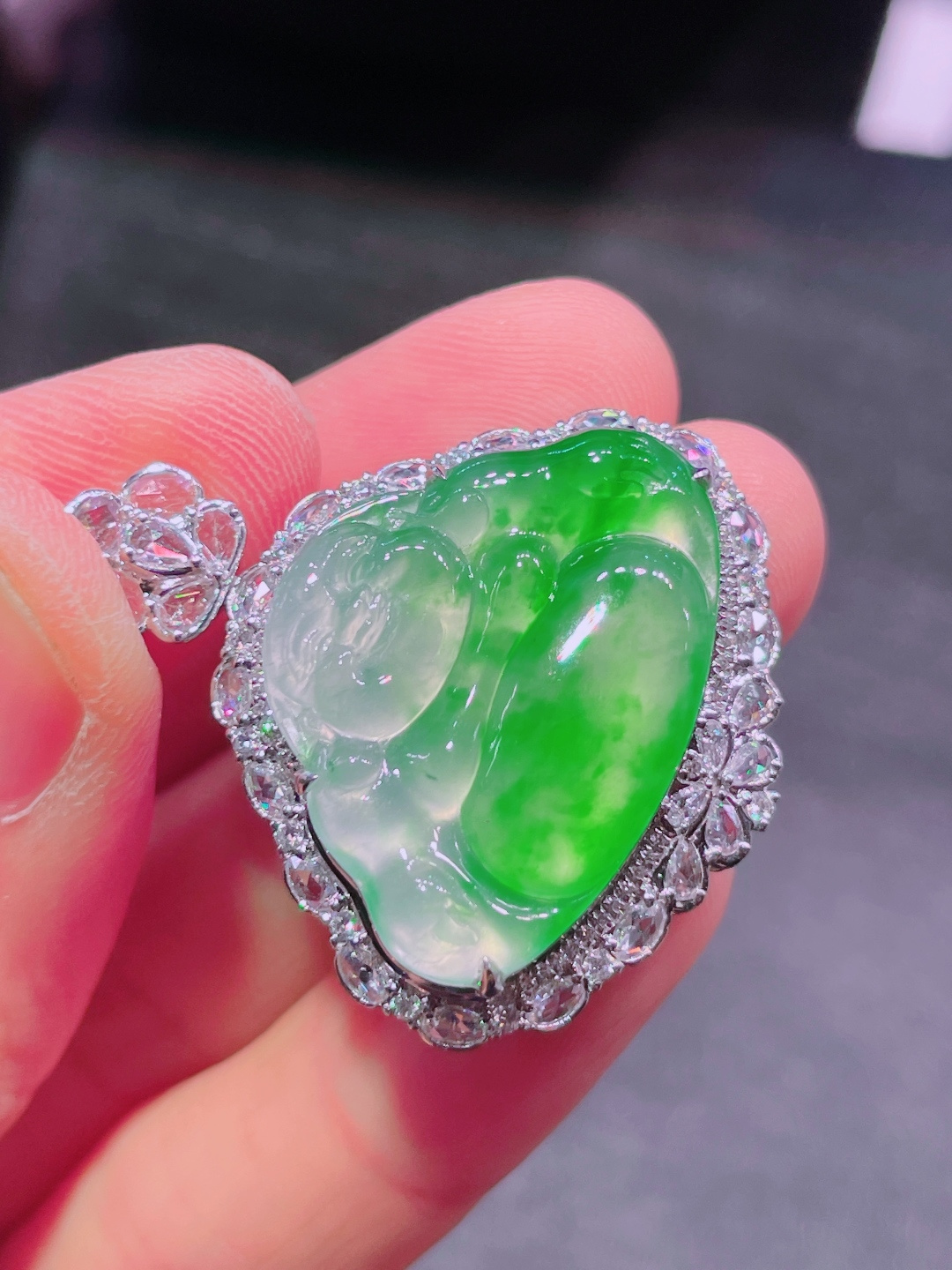 ️绿佛公吊坠，晶莹剔透，新颖时尚，无裂，36.8